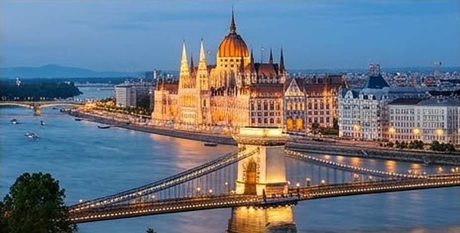 El Parlamento y el Puente de las Cadenas, en Budapest