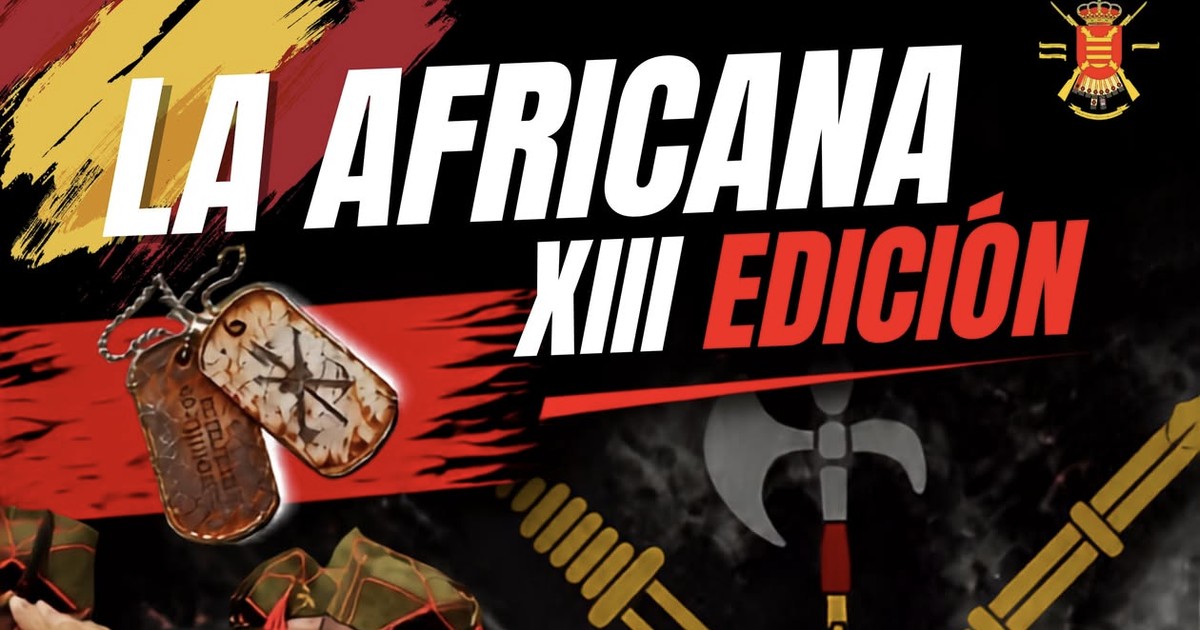 Cartel de La Africana, XIII edición, con las bandas roja y amarilla y las chapas militares