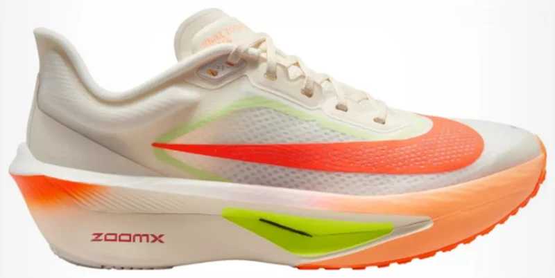 Nike Zoom Fly 6 crema y naranja, vista lateral