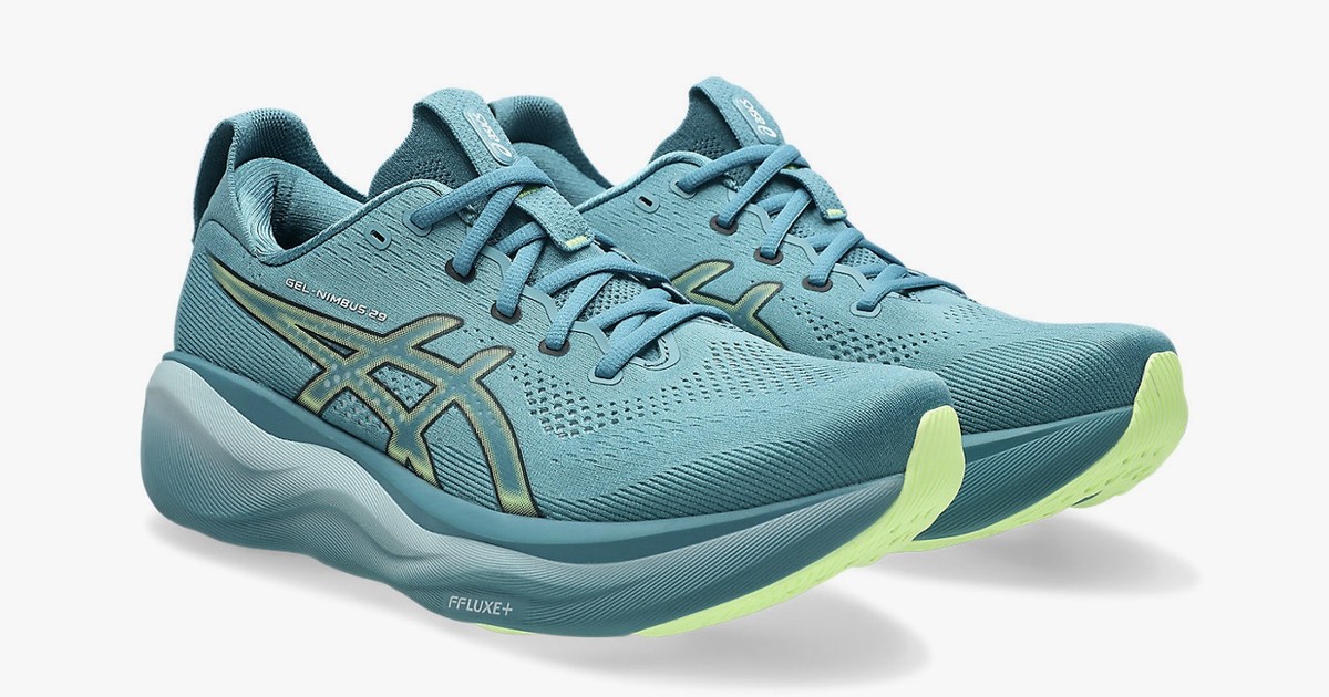 ASICS Gel-Nimbus 29 en azul petróleo con detalles amarillo lima, vista de tres cuartos